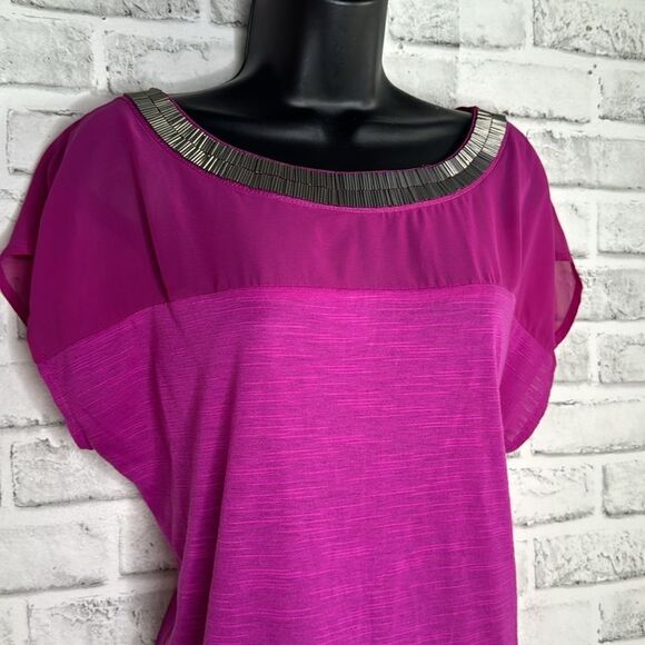 AGB Fuchsia Embellished Top Shirt Blouse Size Medium - Picture 2 of 4